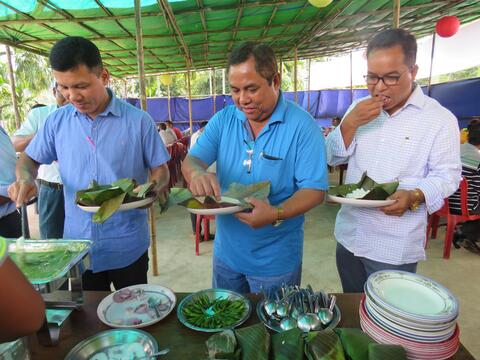 Lunch time during Preacher and Pastor Workshop at Cherangre Baptist Church, Tura